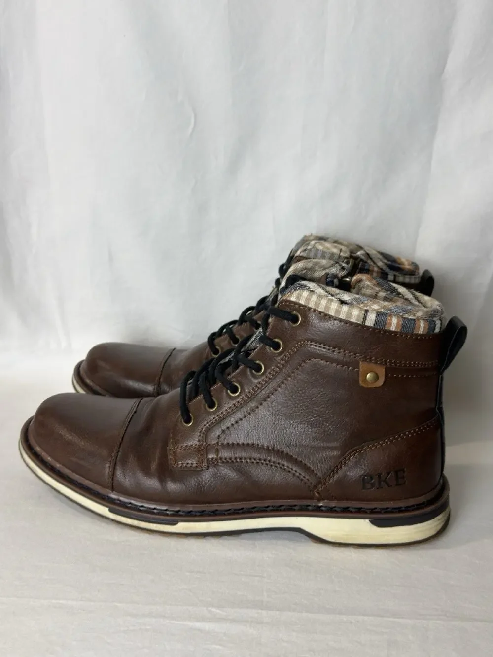BKE Holt Men’s Brown Faux Leather Lace Up Boots with Plaid Lining Size 7